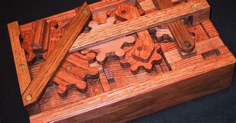 Portable: Wooden puzzle lock box plans