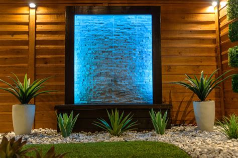 6 Amazing Indoor Water Feature Ideas