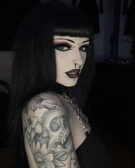 Goth Beauty ~ Alyssa Rayn Goth Beauty Goth Hair Goth Women