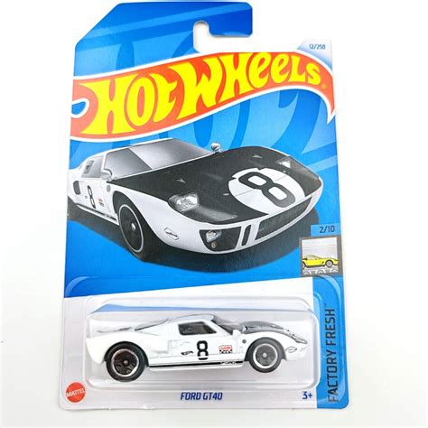 Un Caso Hot Wheels Coches Tesla Modelo Y Ford Gt Czinger C