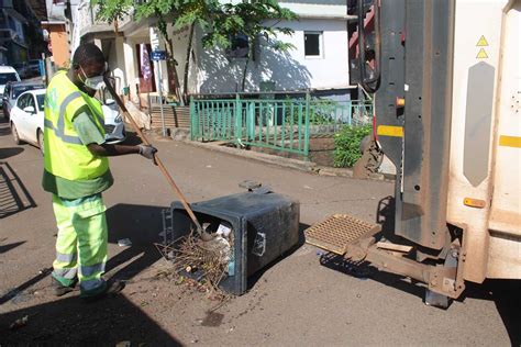 Sur les routes de la difficile collecte des déchets à Mayotte Mayotte