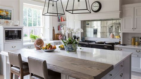 Should a kitchen island have seating? Experts' tips and warnings ...