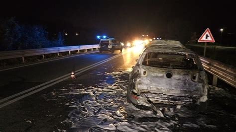 Prende Fuoco Unauto In Transito Sulla Statale Salvi I Due