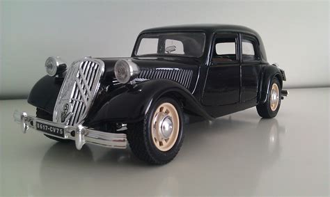 Miniatures Citroën Citroën Traction Avant By Burago