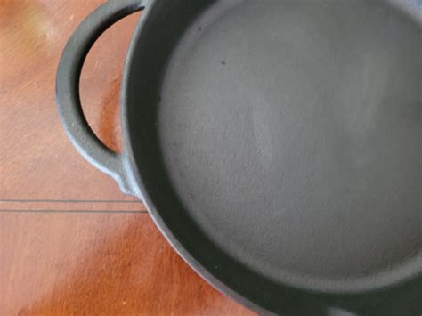 Pioneer Woman Cast Iron Skillet 8” Pan With Dual Spout And Pouring Handle Ebay