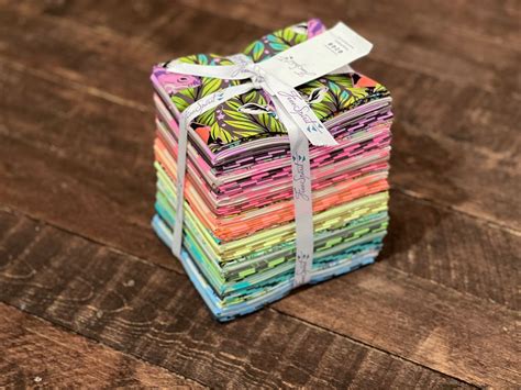 Tula Pink Everglow And Neon True Colors Fat Quarter Bundle Pc