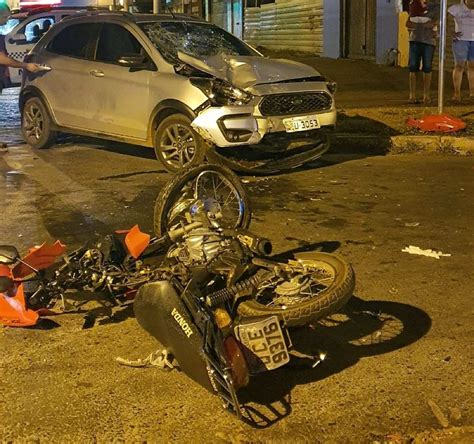 Batida De Frente Entre Moto E Carro Deixa Adolescente Gravemente Ferido