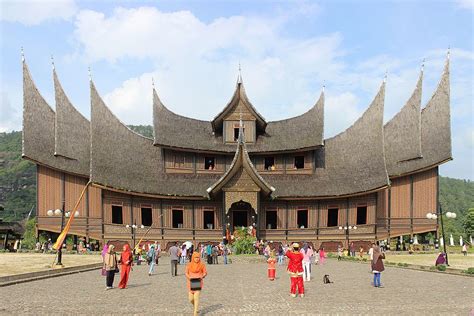 Kerajaan Pagaruyung Sumatera Istana Istano Basa Flickr