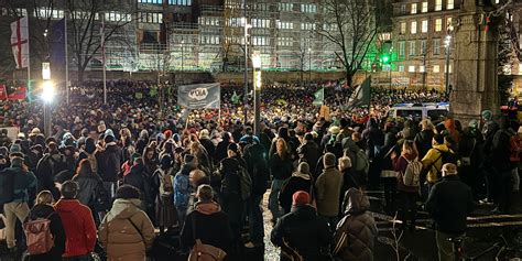 Demo Gegen Rechts Wegen Massenandrang Abgebrochen Zdfheute