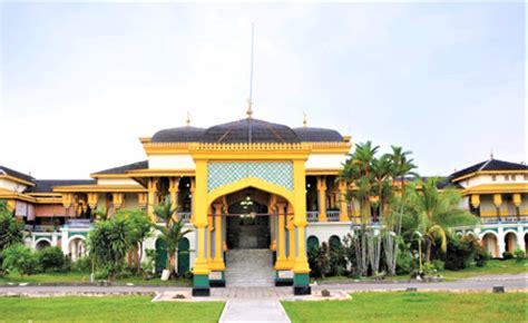 Menengok Istana Maimun Dan Masjid Raya Medan Peninggalan Sultan Deli