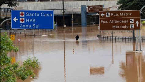 Suben A Los Muertos Por Las Inundaciones En El Sur De Brasil