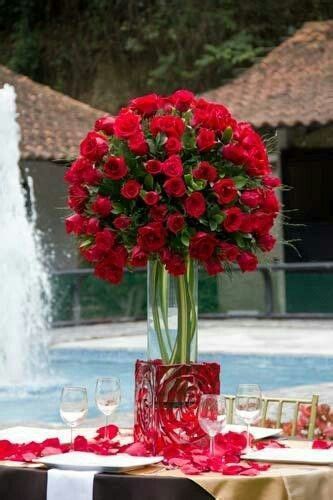 Centros De Mesa Ideas Para Decorar Las Mesas En Rojo Rose Centerpieces Wedding Rose