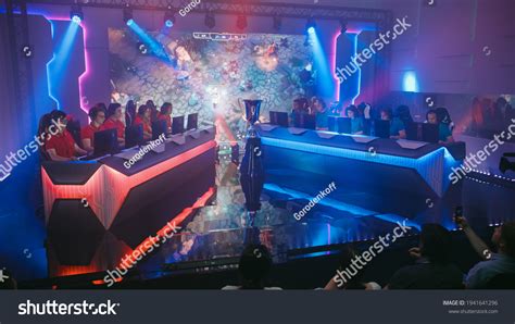 Two Esport Teams Pro Gamers Play Stock Photo 1941641296 | Shutterstock