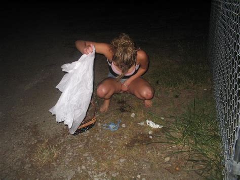 Peeing Girls Pissing Babe Drunk Piss Pee Drunk Pissers Porn Pic