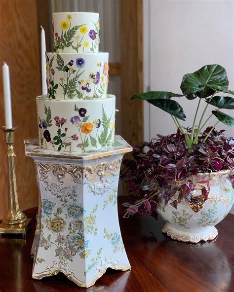 Meet Erica Ray – CanvasRebel Magazine