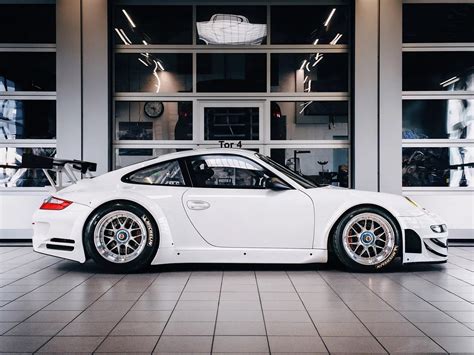 This 2008 Porsche 911 Gt3 Rsr Is A Race Car That Never Actually Raced Autoevolution