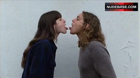 Ariane Labed Lesbian Kiss Attenberg 0 47 NudeBase