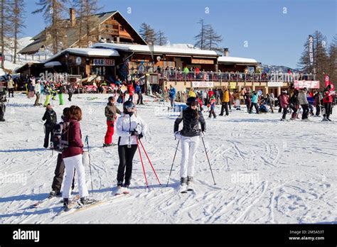 Front De Neige Du Premier Troncon De Chantemerle France On December 27