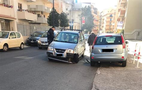 Reggio Calabria Incidente In Via Nazionale Pentimele Rallentamenti Al