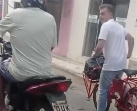 Luciano Huck Grava Programa E Anda De Bicicleta Pelas Ruas De Conde Ba