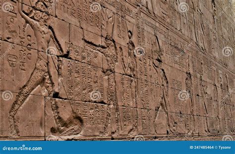 Scene From Egyptian Temples On The Nile River Editorial Stock Image