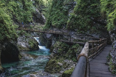 Vintgar Gorge Jalur Wisata Kayu Folowing Sungai Slovenia Foto Stok