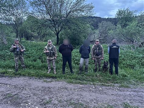 НА ЛЬВІВЩИНІ ПРИКОРДОННИКИ ЗАТРИМАЛИ СІМОХ ПОРУШНИКІВ КОРДОНУ Державна ...