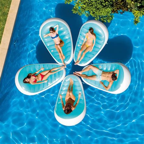 Unwind and Transport Yourself to a Luxe Oasis With 16 Fun Pool-Float Loungers | Pool floats ...