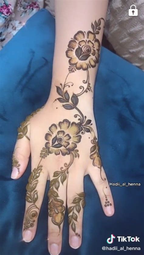 Pin By Akanksha Chaudhary On Mehendi Finger Henna Designs Floral