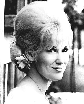 Dusty Springfield HairStyles - Women Hair Styles Collection