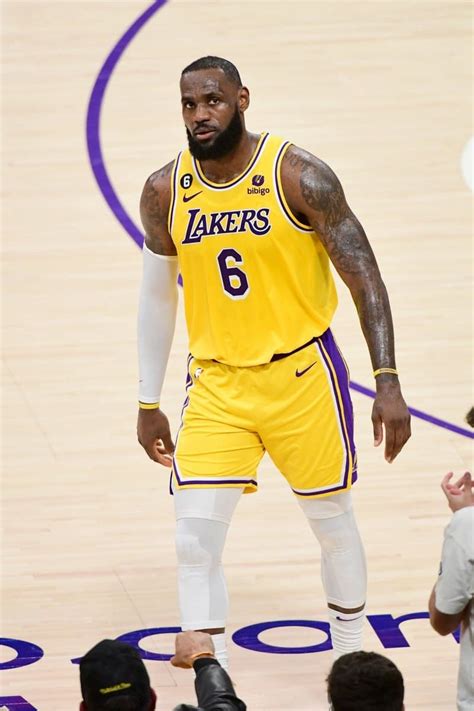 Nba 季後賽／金塊 4 比 0 橫掃湖人隊史首次晉級總冠軍賽，38 歲詹皇燃燒生命狂轟 40 分準大三元！ Juksy 街星