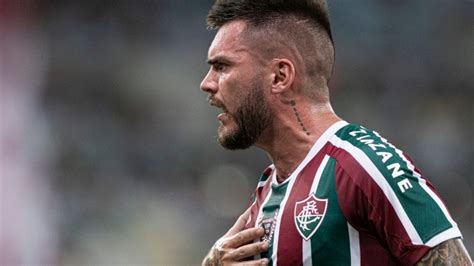 PH Ganso e ele juntos situação de Nathan no Fluminense chega ao