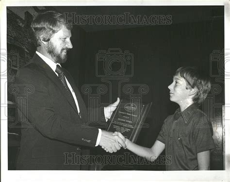 1981 Press Photo Michael Ahern Receives The First Annual Junior Lifesa