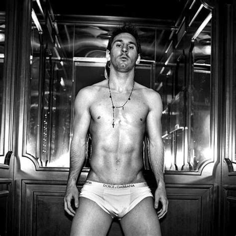 Leo Messi Posa En Ropa Interior Para Dolce Gabbana