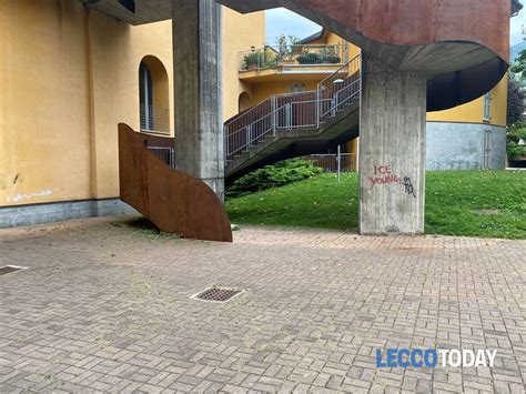 Foto Il Degrado Che Regna Sovrano In Via Oslavia Segnalazione A Lecco