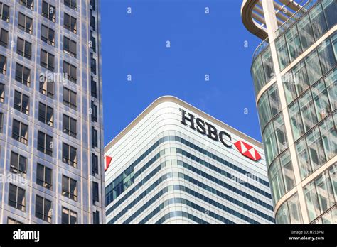 London Uk August 30 2016 Hsbc Tower In Canary Wharf Financial