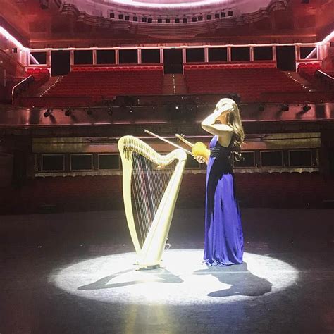 Hire Female Irish Harpist London Scarlett Entertainment