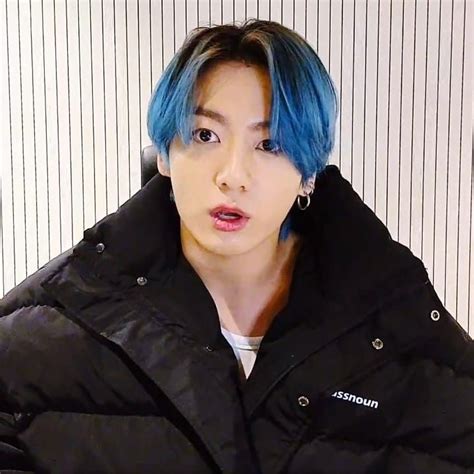 Jeon Jungkook blue hair 💙🤧 | Jungkook, Jeon jungkook, Blue hair