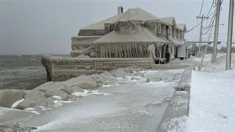 Aux Etats Unis la tempête hivernale qui paralyse une partie du pays