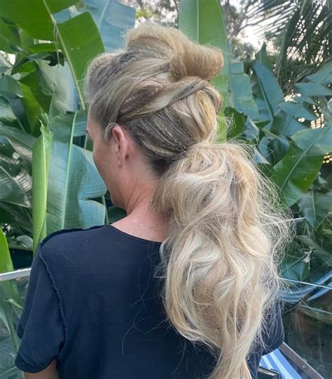 11 Crimped Hair Ideas For Playful And Retro Inspired Look