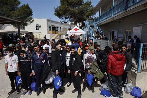 Más De 40 Muertos En Nuevo Naufragio Frente A Lampedusa