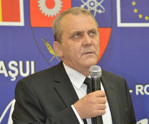 Șoc pentru fotbalul din județul Argeș Primarul din Mioveni reținut de