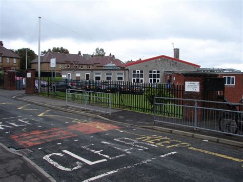 St Ninians Primary School © Thomas Nugent Geograph Britain And Ireland