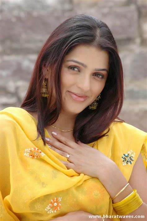 Bhumika Chawla Full Hot Hd Wallpapers Indian Actresses Sexy Photos