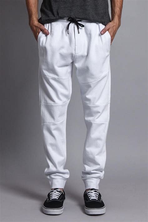 Enjoy The Comfort Of These Fleece Sweatpants That Features A Drawstring