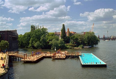 Berlin Swimming Pool River - canvas-point