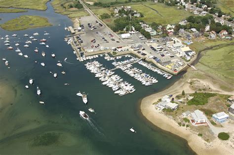 The marshfield ma coastline surprisingly has some of the best surf 1