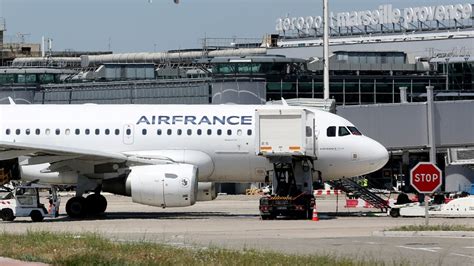 Billets d avion Air France répercute la hausse des taxes ces vols au