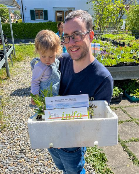 Bevölkerung pflanzt über 2600 heimische Wildblumen Verein PRO RIET