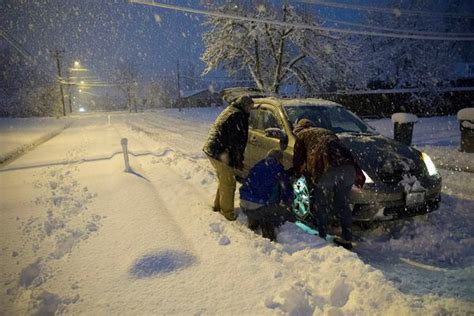 Eugene Other Parts Of Oregon Clobbered By Snow